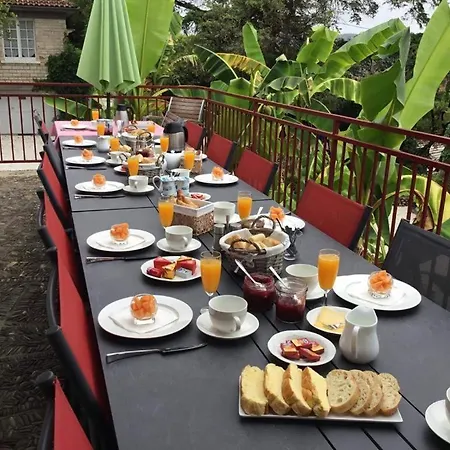 & Tables D'hotes Le Pech Grand Bed and Breakfast