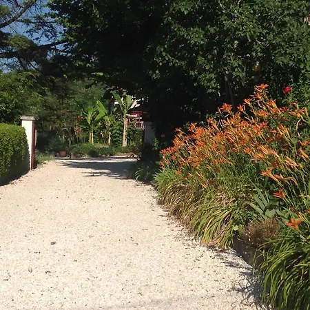 & Tables D'hotes Le Pech Grand Bed and Breakfast